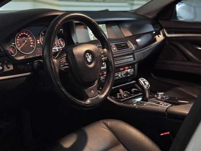 BMW/ 寶馬  5 SERIES  520d  第2張相片