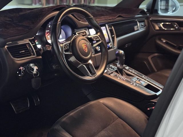 PORSCHE  Macan  第2張相片