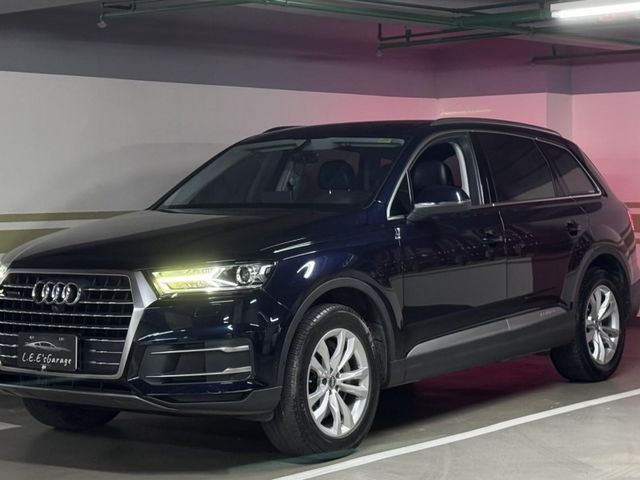 Audi  Q7 Q7 40TFSI 七人座   第1張相片