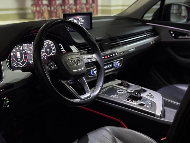 Audi  Q7 Q7 40TFSI 七人座   第2張相片