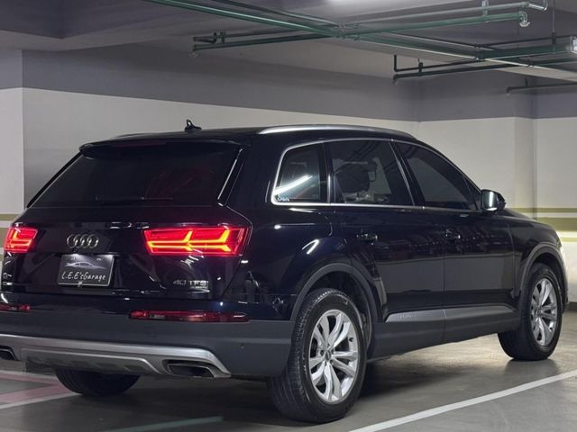 Audi  Q7 Q7 40TFSI 七人座   第3張相片