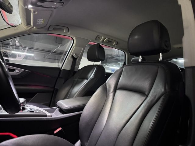 Audi  Q7 Q7 40TFSI 七人座   第4張相片