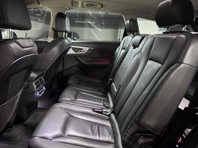 Audi  Q7 Q7 40TFSI 七人座   第5張相片