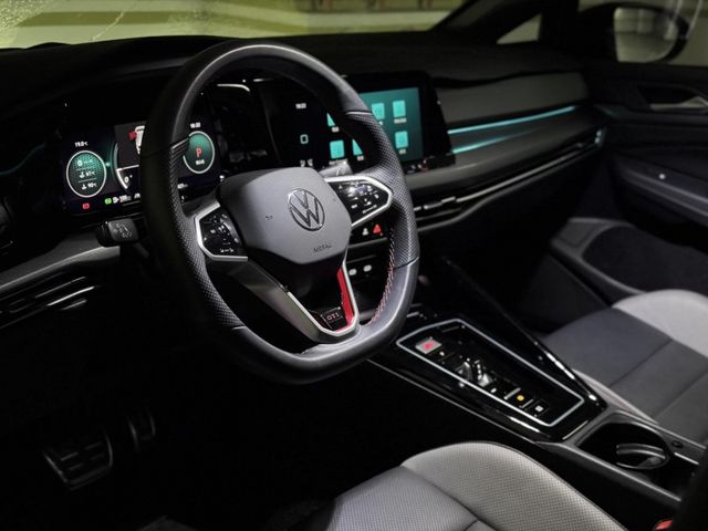 Volkswagen 福斯  Golf MK8 GTI 僅跑2萬  第3張相片