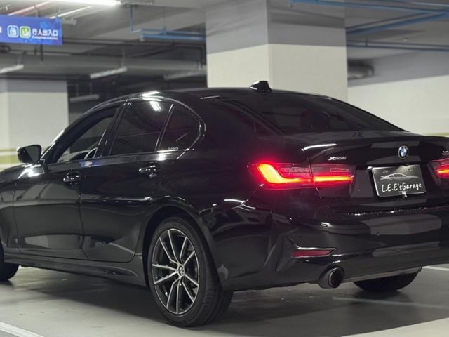 BMW/ 寶馬  3 SERIES  330i  第2張相片