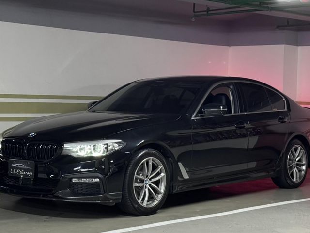 BMW/ 寶馬  5 SERIES  520d G30 520D 5AT跟車 六角數位儀表   第1張相片