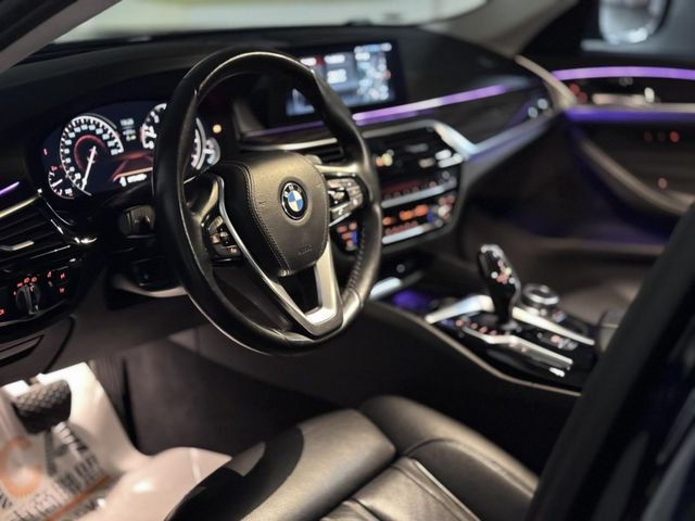 BMW/ 寶馬  5 SERIES  530i  第3張相片