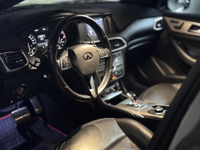 Infiniti  Q30 Q30 1.6風  第3張相片
