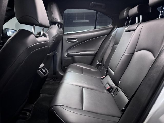 Lexus  UX250h UX250H 豪  第5張相片