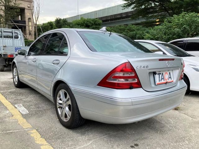 Mercedes-Benz/賓士   C-CLASS  C240  第3張相片