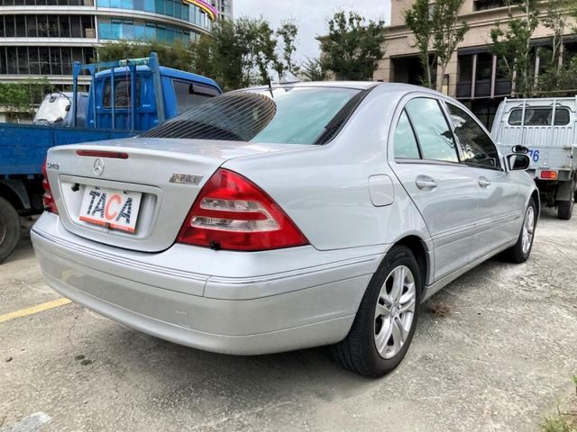 Mercedes-Benz/賓士   C-CLASS  C240  第4張相片