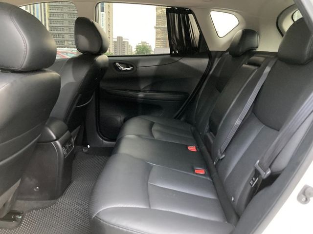 Nissan  Tiida  第6張相片
