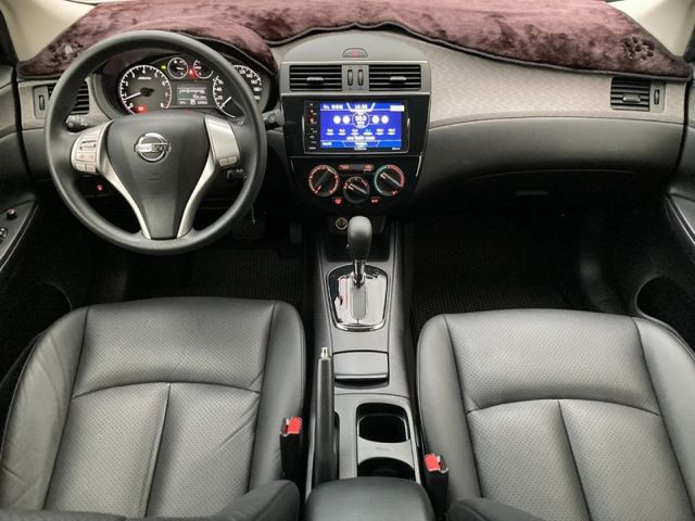 Nissan  Tiida  第7張相片