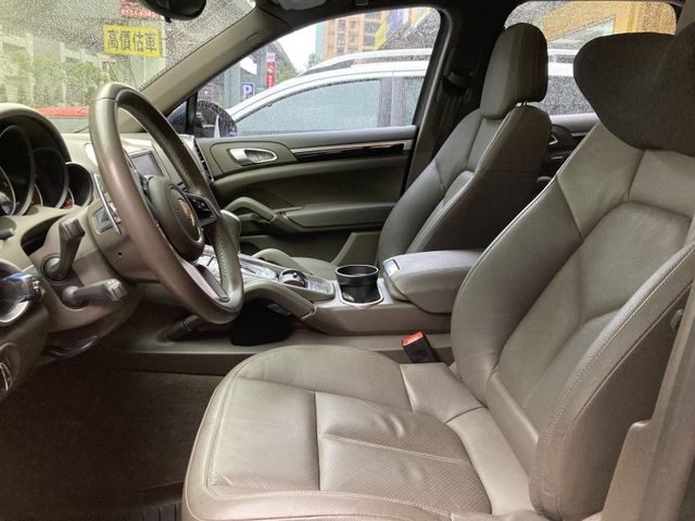 PORSCHE  Cayenne 凱安  第6張相片
