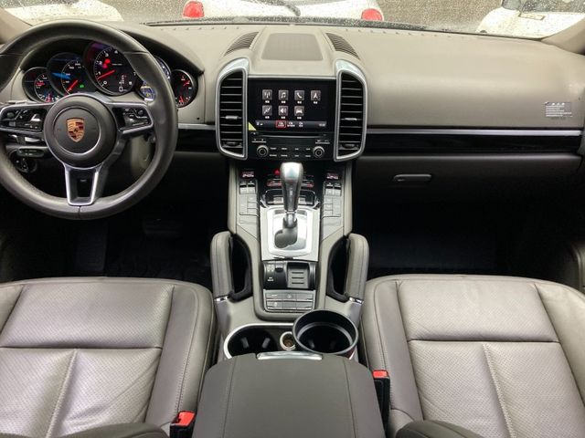 PORSCHE  Cayenne 凱安  第7張相片
