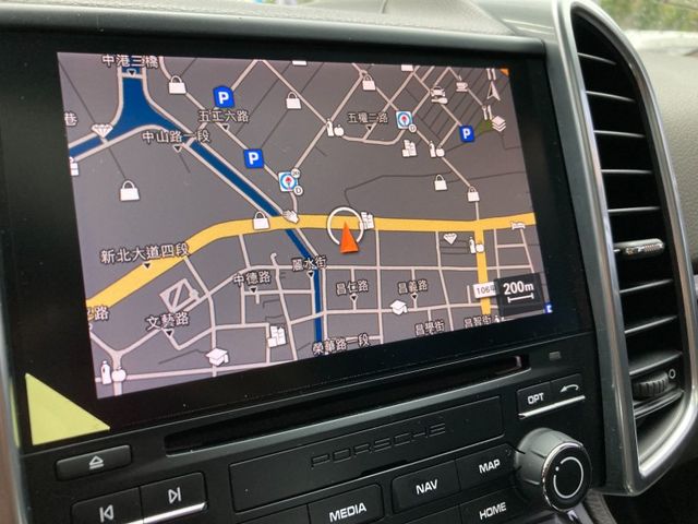 PORSCHE  Cayenne 凱安  第10張相片