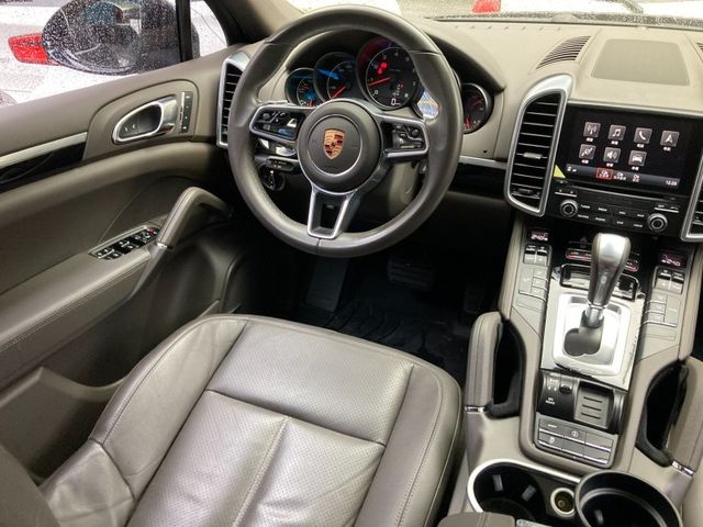 PORSCHE  Cayenne 凱安  第14張相片