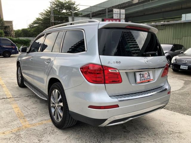 Mercedes-Benz/賓士   GL-CLASS  GL350  第3張相片