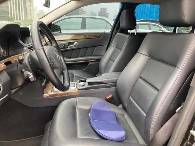 Mercedes-Benz/賓士   E-CLASS  E200  第6張相片