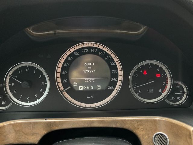 Mercedes-Benz/賓士   E-CLASS  E200  第9張相片