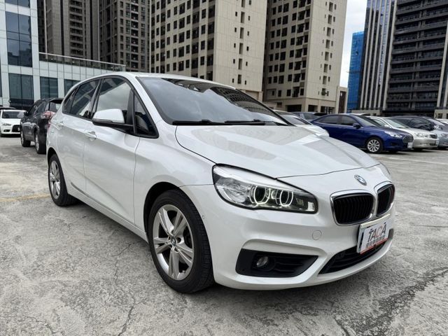 BMW/ 寶馬  2 SERIES  220i 總代理 原漆原版件 導航 電視 有定期保養 車況  第1張相片