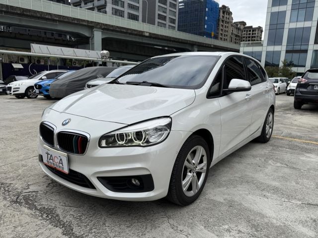 BMW/ 寶馬  2 SERIES  220i 總代理 原漆原版件 導航 電視 有定期保養 車況  第4張相片