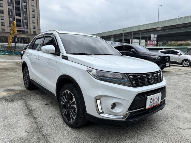 Suzuki  Vitara 輕油電休旅車 渦輪增壓 原版件 盲點偵測 Carpl  第1張相片