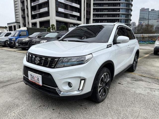 Suzuki  Vitara 輕油電休旅車 渦輪增壓 原版件 盲點偵測 Carpl  第4張相片