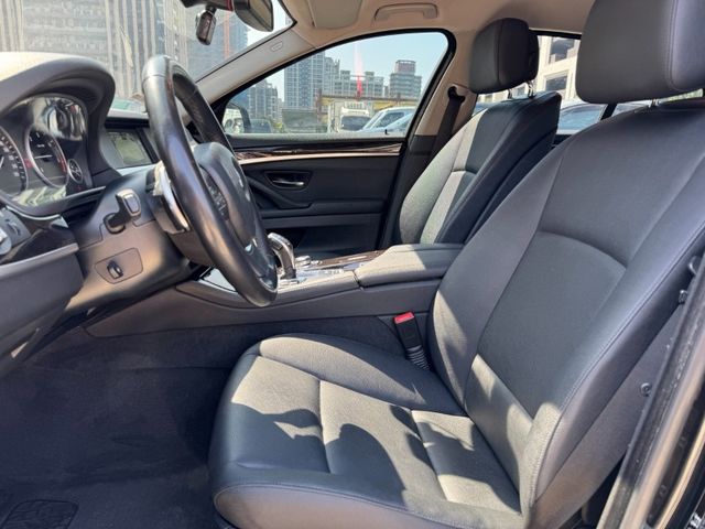 BMW/ 寶馬  5 SERIES  520d  第6張相片