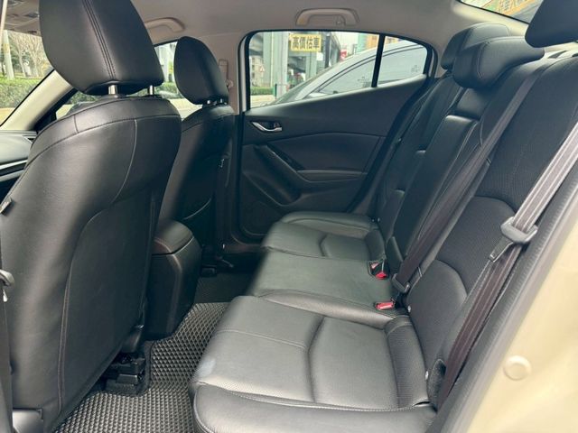 Mazda  Mazda3  第7張相片