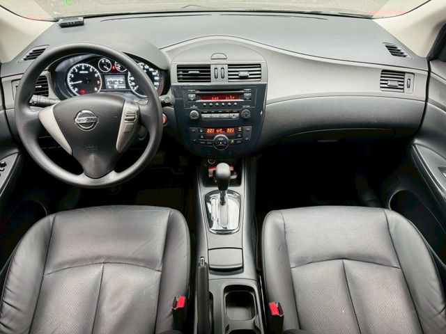 Nissan  Tiida  第8張相片