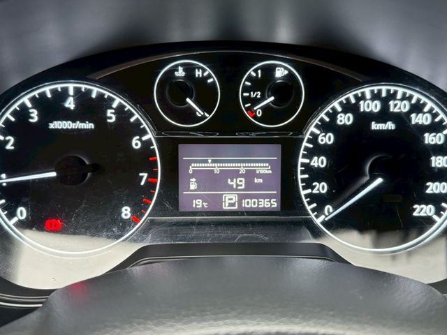 Nissan  Tiida  第9張相片