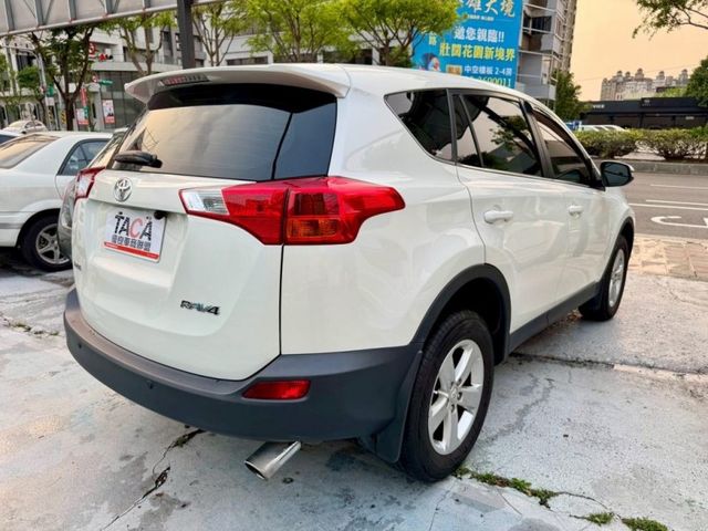 Toyota  RAV4  第3張相片