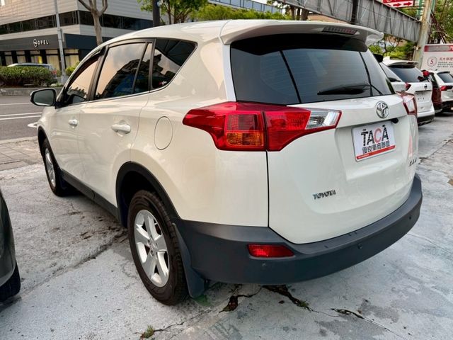 Toyota  RAV4  第5張相片