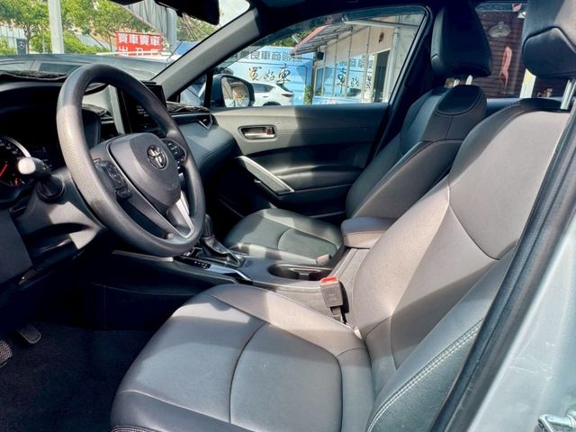 Toyota  Corolla Cross Corolla Cross 免匙摸門 ACC跟車   第6張相片