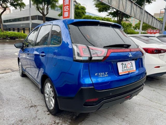 Mitsubishi  Colt Plus Colt Plus 可魯多 原版件 免匙 顯影 後視鏡電動摺疊 電動  第5張相片