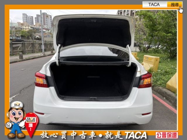Nissan  Sentra  第12張相片
