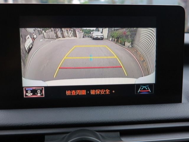 Lexus  IS  第14張相片