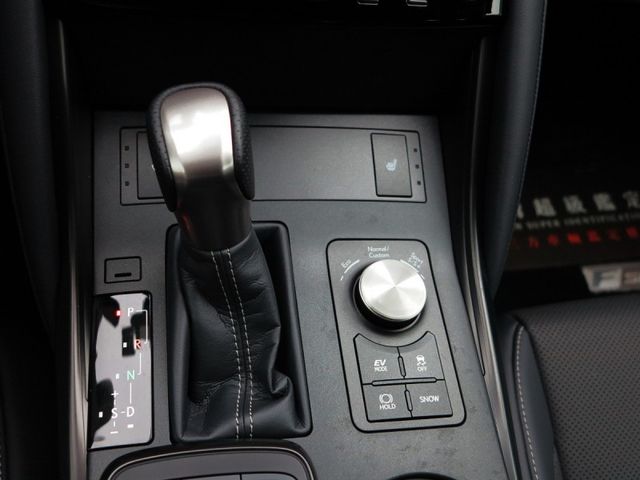 Lexus  IS  第15張相片