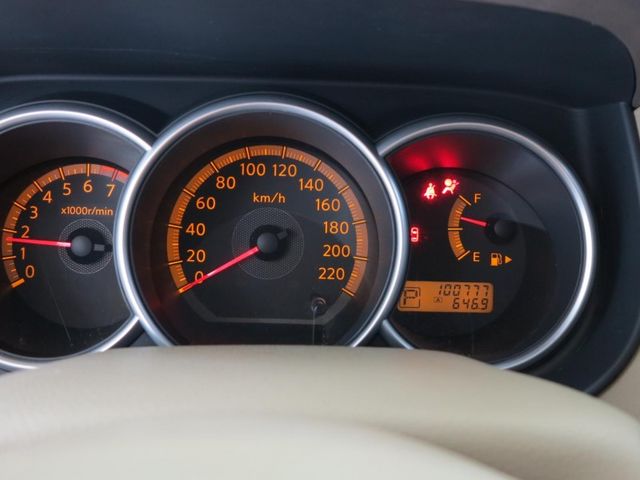 Nissan  Tiida 2015年 全車原鈑件 可0頭款  第9張相片