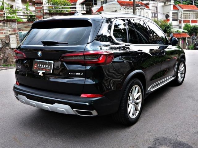 BMW/ 寶馬  X5 SERIES  X5 xDrive25d BMW (總代理) 2021  X5 25d 無待修 車況  第3張相片