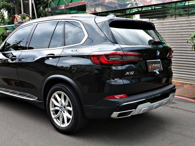 BMW/ 寶馬  X5 SERIES  X5 xDrive25d BMW (總代理) 2021  X5 25d 無待修 車況  第4張相片