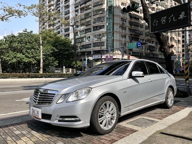 Mercedes-Benz/賓士   E-CLASS  E200  第1張相片