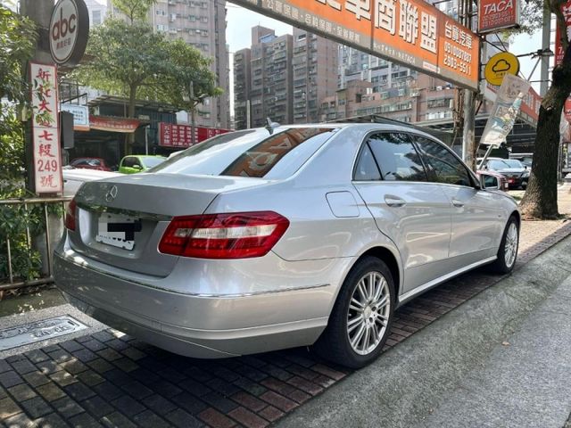 Mercedes-Benz/賓士   E-CLASS  E200  第15張相片