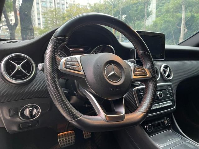 Mercedes-Benz/賓士   A-CLASS  A180 M-Benz A-Class 2016款 AMG A180 Line   第6張相片