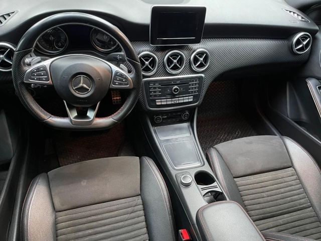 Mercedes-Benz/賓士   A-CLASS  A180 M-Benz A-Class 2016款 AMG A180 Line   第11張相片