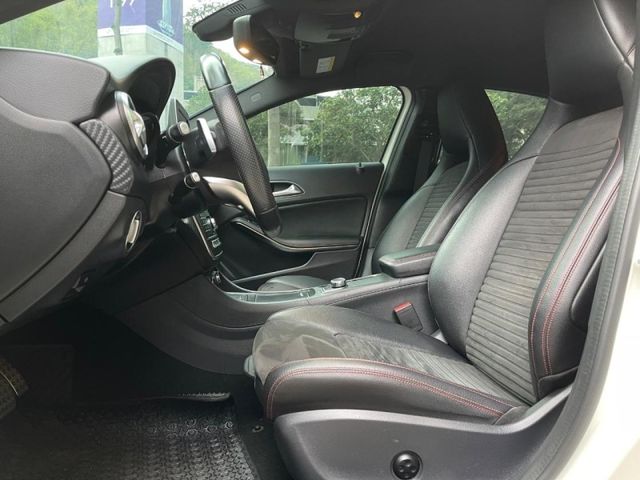 Mercedes-Benz/賓士   A-CLASS  A180 M-Benz A-Class 2016款 AMG A180 Line   第12張相片