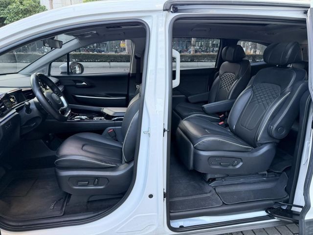 Hyundai  Custin  第5張相片