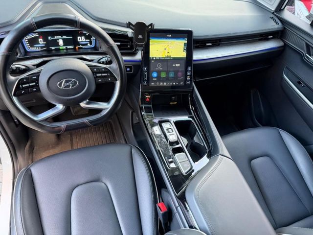 Hyundai  Custin  第7張相片