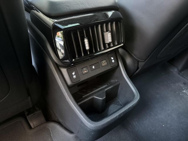 Hyundai  Custin  第8張相片